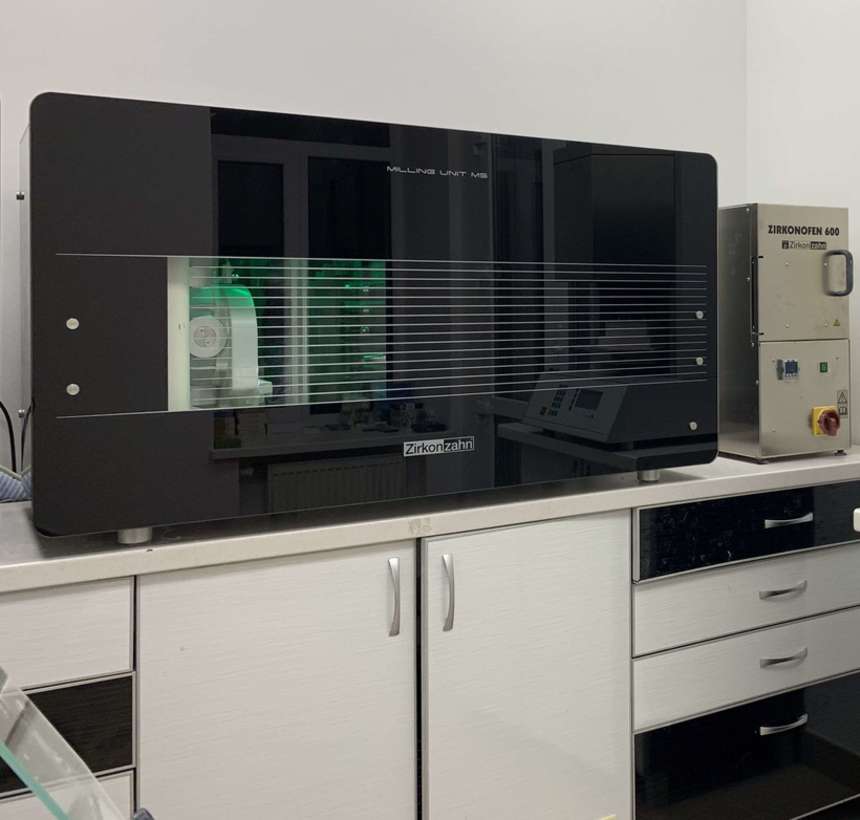 Фрезерная установка ZIRKONZAHN CAD-CAM M5 + сканер ZIRKONZAHN БУ, € ...