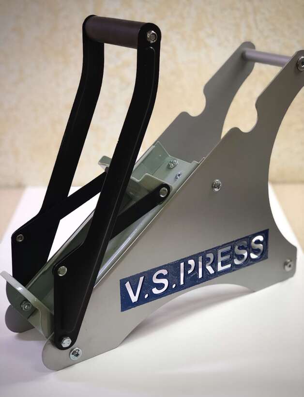 V s press