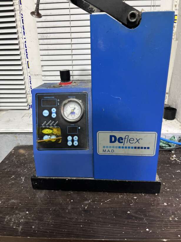 Deflex прес для інжекції нейлонових протезів NaviStom