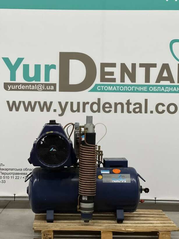 Durr Dental 3 циліндровий мотор з осушувачем та ресивером на 100 літрів NaviStom
