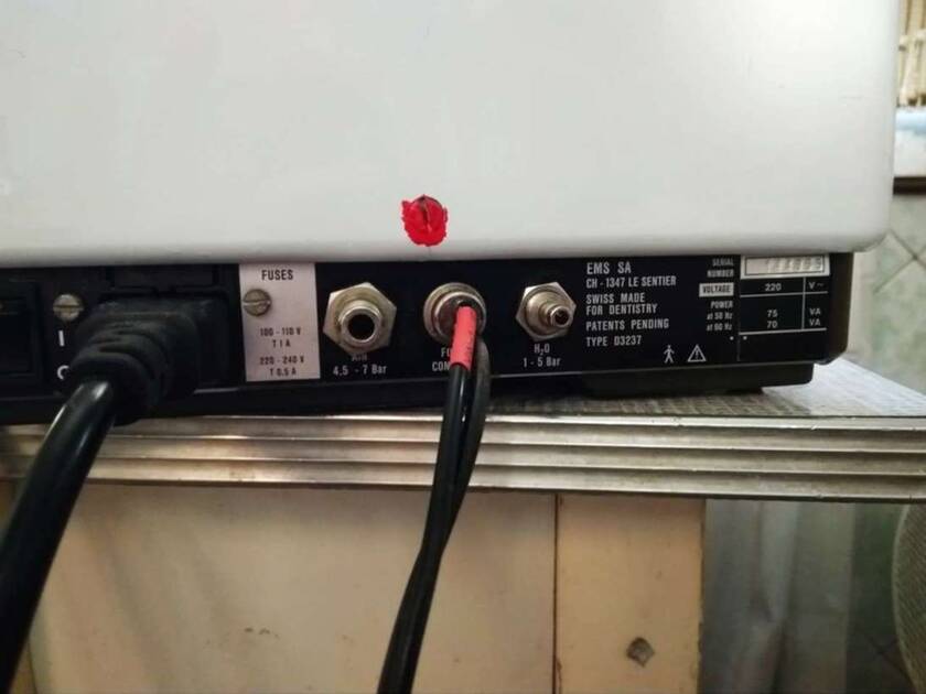 サ*ミ様 【電源確認済】松風 EMS AIRFLOW S1 本体 中古 EMS AIR-FLOW S1 БУ, €450, Харків (56264) - Обладнання для