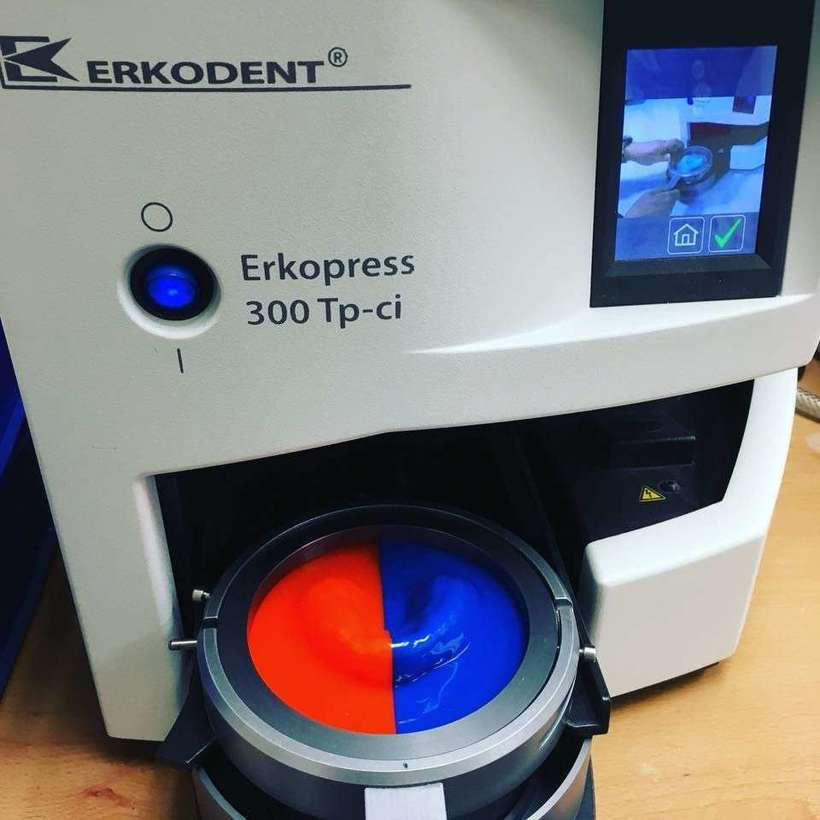 ERKODENT ERKOPRESS 300TP / 300TP-ci = Апарат для виготовлення капп NaviStom