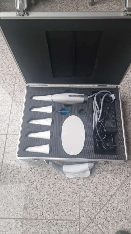 FUSSEN = S6000 , інтраоральний сканер NaviStom