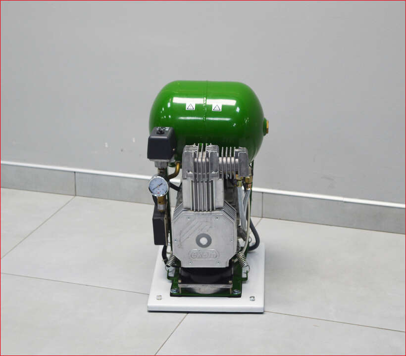 Компресор безмаслянний стоматологічний EKOM DK-50 10 L NaviStom