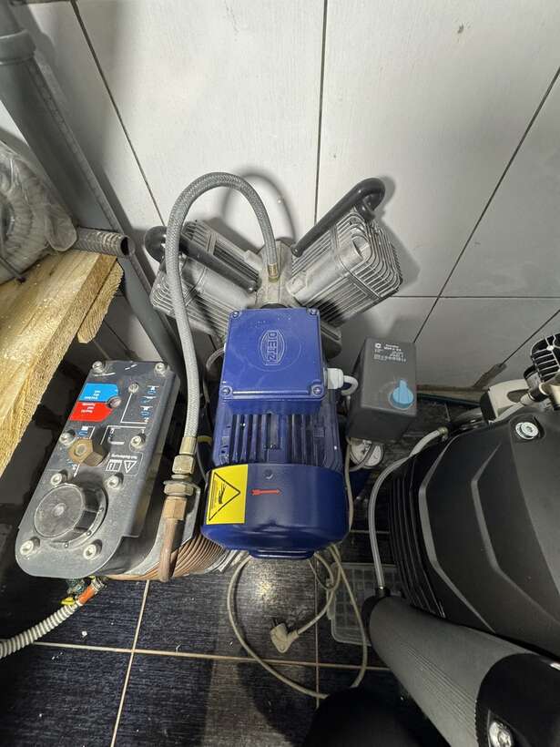 Компресор Durr Dental з осушувачем NaviStom