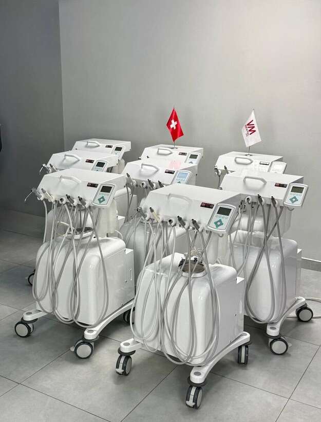 Мобільна стоматологічна установка BPR Swiss P3-Cart + EMS Piezon NaviStom
