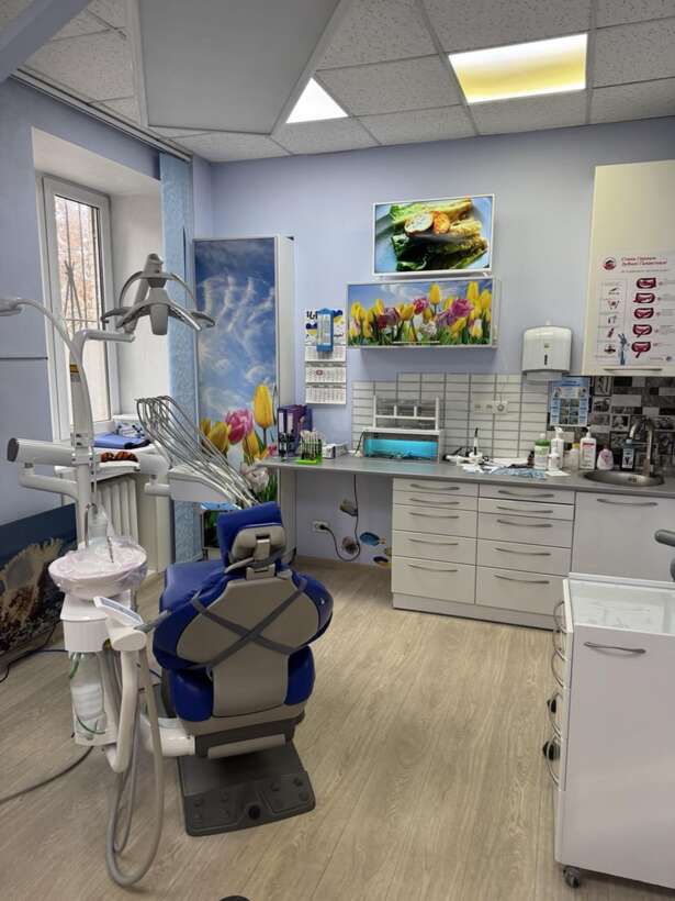 Оренда стоматології в районі пл. Старомостовій (колишня Островського) Дніпро NaviStom