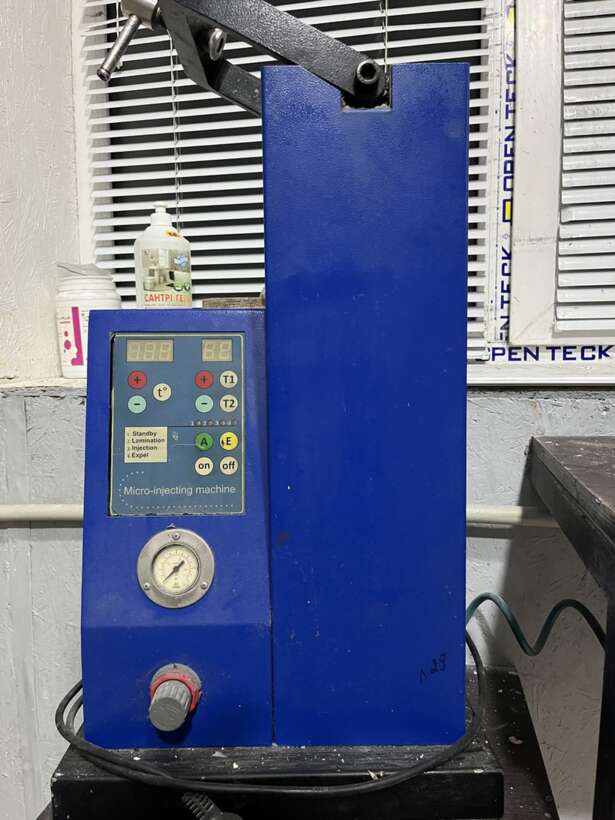 Ortostar прес для інжекціі нейлонових протезів NaviStom