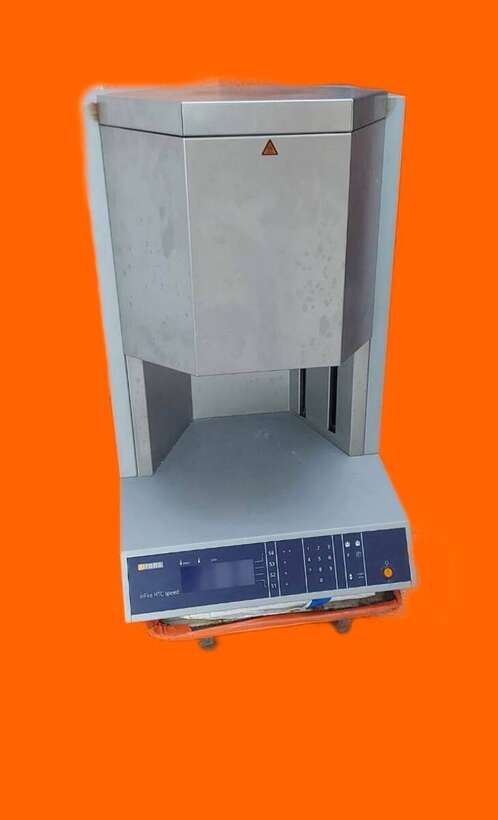 Піч Sirona для сентирезації діоксиду цирконію. NaviStom