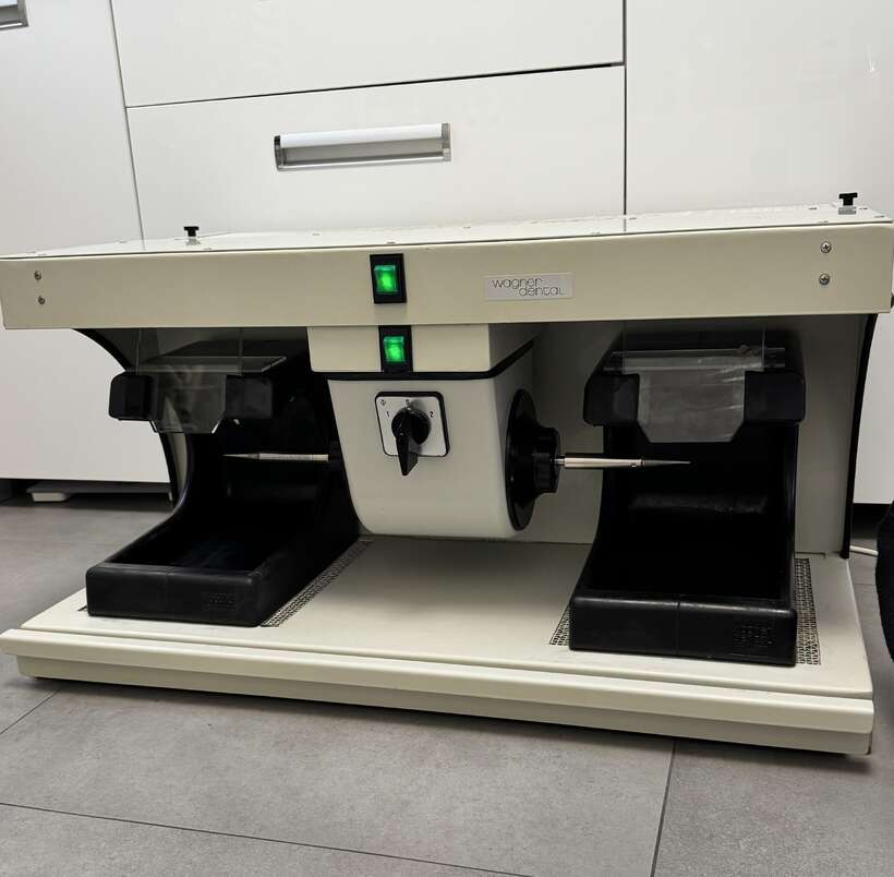 полірувальнa установкa Wagner Dentalта арковий трімер із двома додатковими фрезами Amann Gіrrbach NaviStom