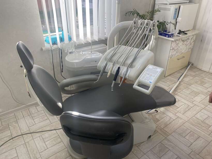 Продається італійська стоматологічна установка Formula Cemm Bologna Продається італійська стоматологічна установка Formula Cemm Bologna NaviStom