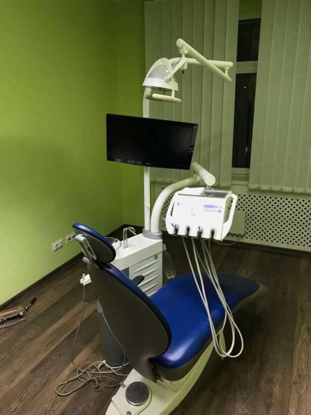 Продам ДВІ стоматологічні установки DIPLOMAT в дуже гарному стані NaviStom
