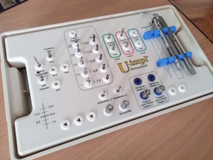 Продам набор инструментов для имплантации U-Impl Switzerland GmbH NaviStom