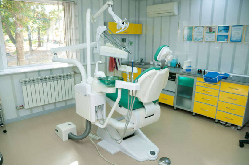 Продам стоматологическую установку `AZIMUT 300B` NaviStom