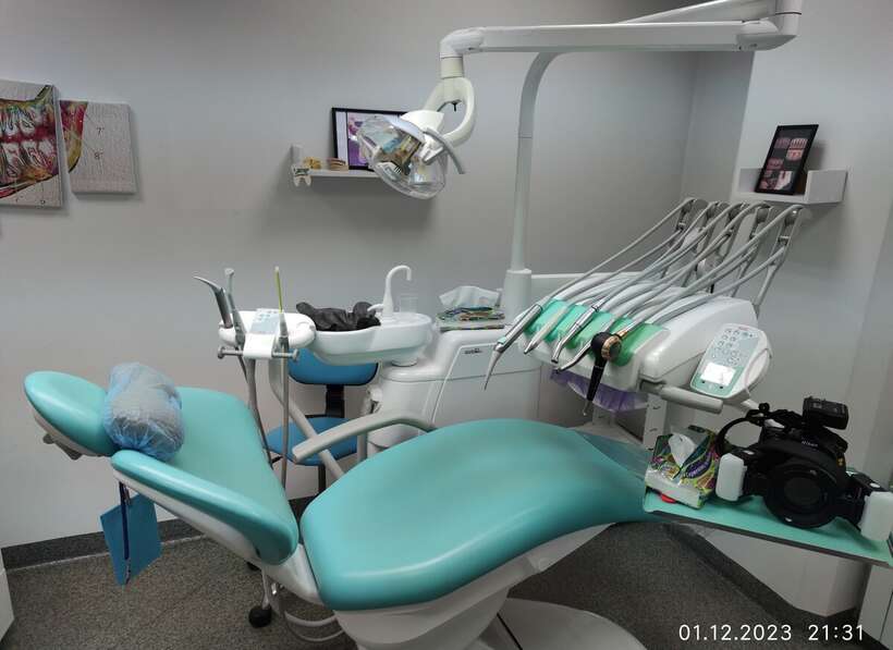 Продам стоматологічну установку Anthos A3 Plus верхня подача 2011 Продам стоматологічну установку Anthos A3 Plus верхня подача 2011 NaviStom