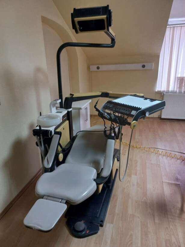 Продам Установку Castelini....робочий стан......комплектація як на фото ....є слиновідсмоктувач.. NaviStom