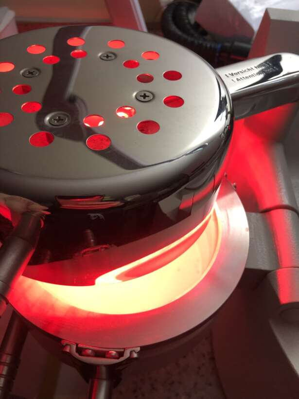 SHEU MINISTAR S = Апарат для виготовлення капп NaviStom