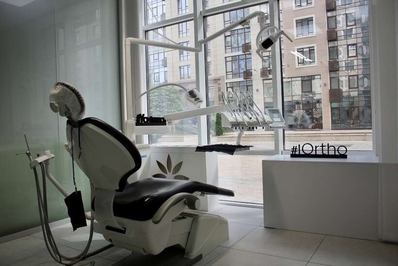 Шукаємо стоматолога-ортодонта та стоматолога- терапевта в нашу команду. Клініка в центрі Києва NaviStom