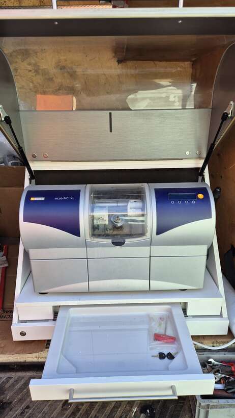 SIRONA CEREC MCXL ( 2012 року ) NaviStom