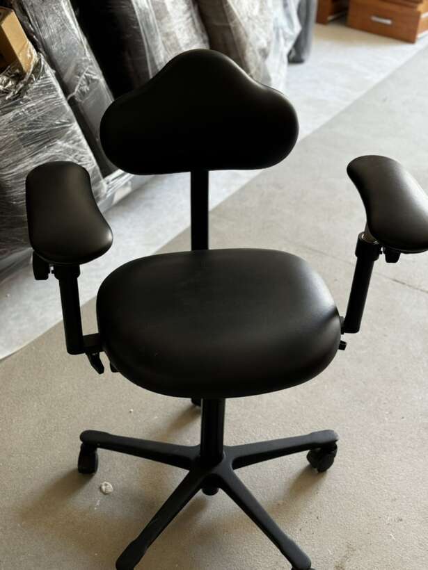 Стілець для роботи с з мікроскопом NaviStom