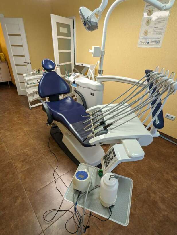 Стоматологічна установка Granum TОР 308(Китай) + стілець лікаря, темно синього кольору. NaviStom