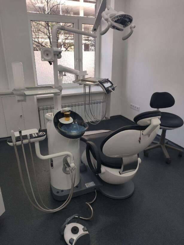 Стоматологічна установка Osstem К3, в користуванні менше одного року. Технічний стан відмінний. NaviStom