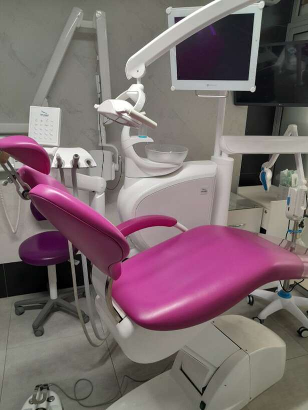 Стоматологічна установка Пламека та Діпломат NaviStom