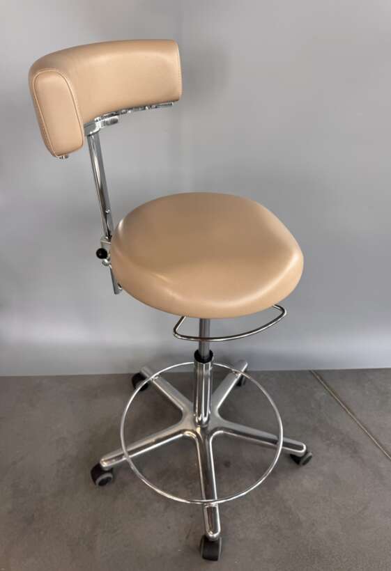 Стоматологічні стільчики NaviStom