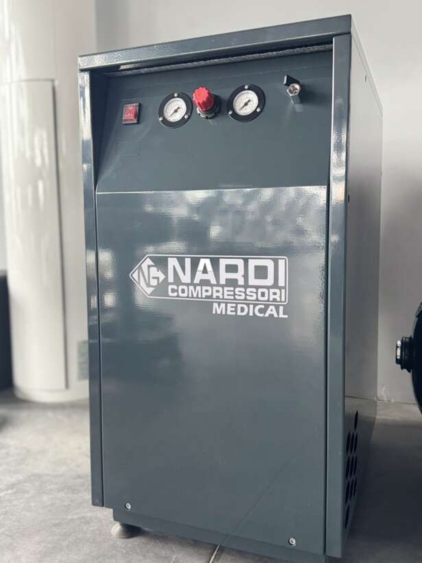 Стоматологічний компресор NARDI COMPRESSORI Виробник Італія модель EXTREME SV 30L 2,0 NaviStom