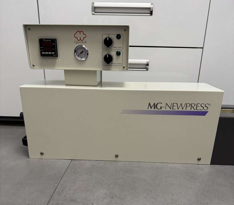 Термопрес для пресування усіх видів термопластів NaviStom