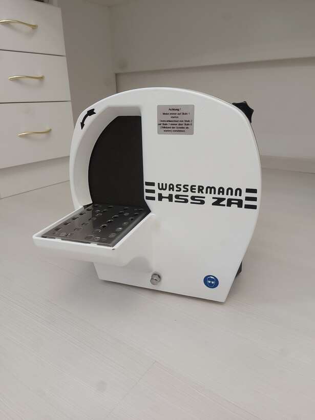 Трімери Renfert ,Wassermann,Rotoplat та ін....а також аркові трімери і полірувальні двигуни. NaviStom