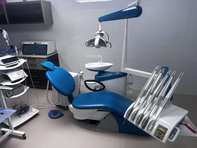 Установка стоматологічна Chirana Smile Sympatik Установка стоматологічна Chirana Smile Sympatik NaviStom