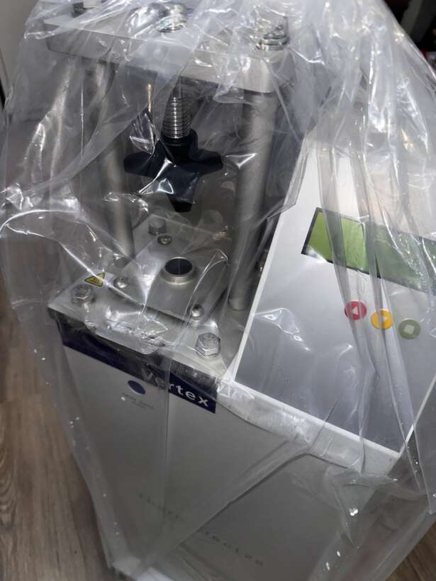 VERTEX TermoJet 22 = інжекційний прес для виготовлення протезів NaviStom