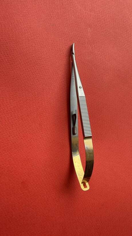 Виставковий вигнутий тримач гарна якість,гарний стан! зі штатів! NaviStom