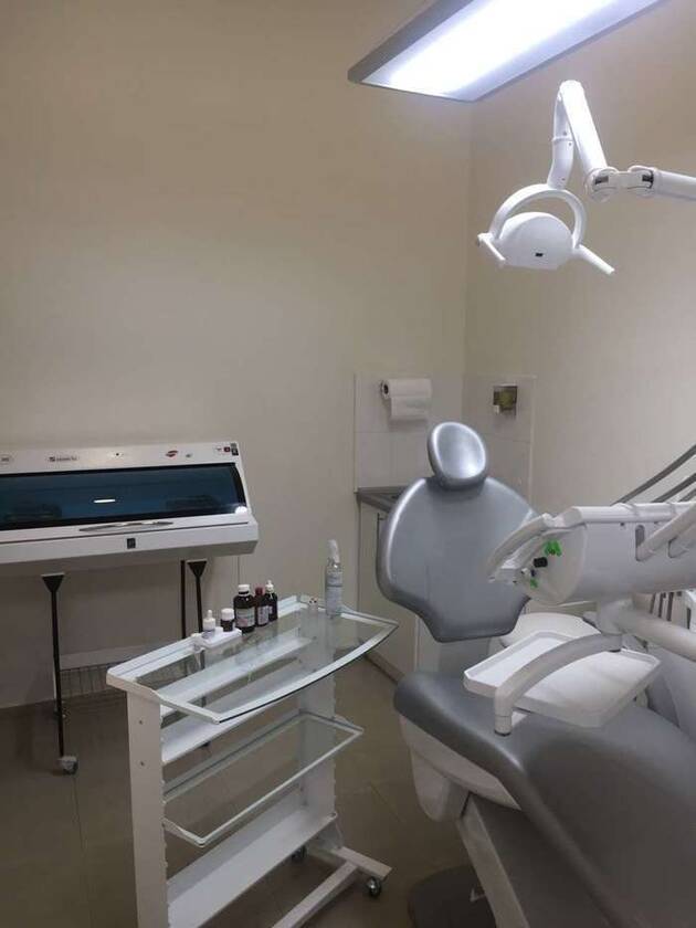 Здається в орендукабінет обладнаний стоматологічним кріслом та робочою меблею, Одеса NaviStom