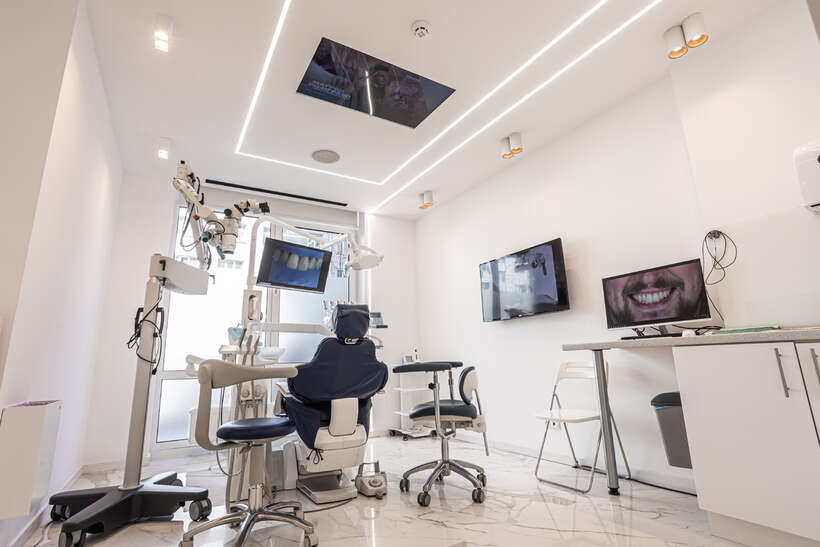 Здаю в оренду стоматологічний кабінет в діючої клініці. Київ, проспект Голосіївський 95 А NaviStom