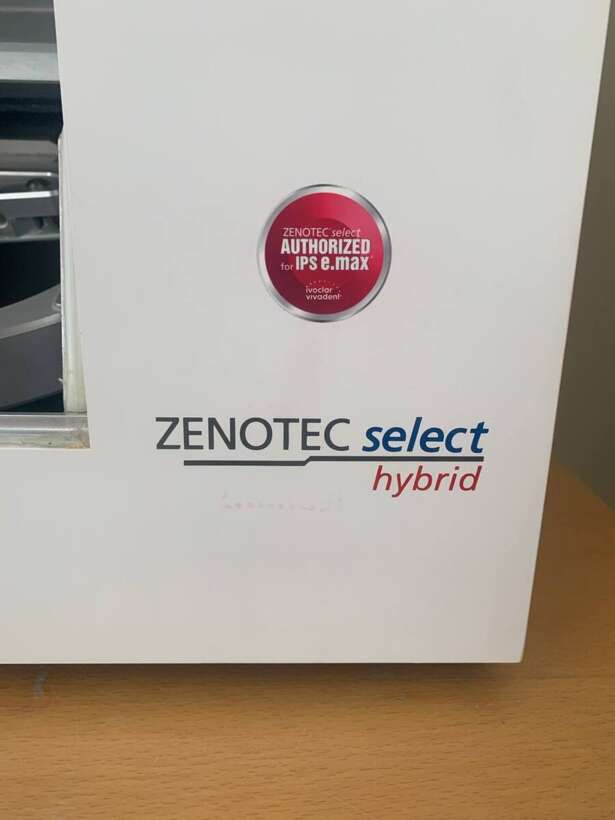 Zenotec Select - потужна компактна 5-ти осьова фрезерна установка відкритого типу NaviStom