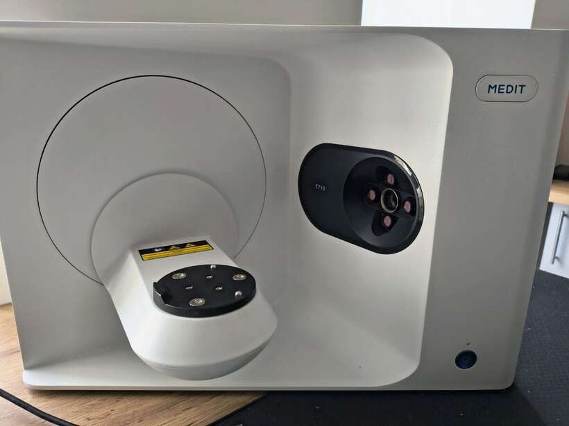 Зуботехнічний cad/cam 3D сканер MEDIT T710 NaviStom