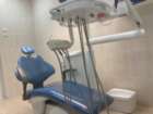Навісна установка з нижнім розміщенням шлангів, з кріслом пацієнта NaviStom