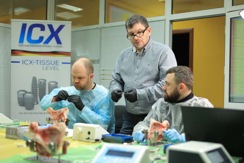 Хірург - стоматолог Гнатовський Сергій Валеріанович. NaviStom